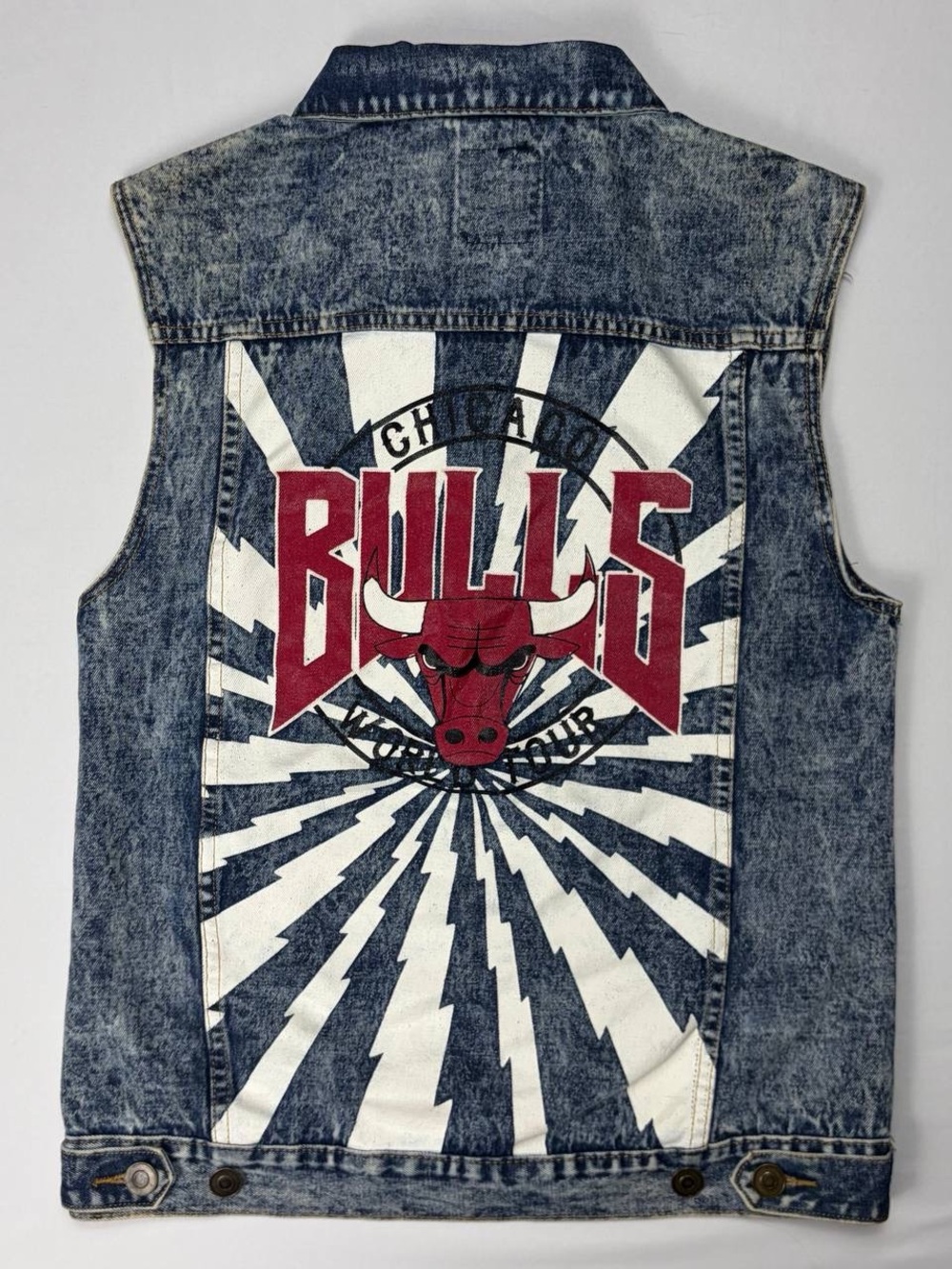 Chicago Bulls NBA Acid Wash Denim Vest Medium World Tour